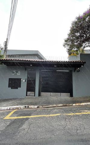 Casa de condomínio à venda com 72m², 2 quartos e 1 vaga Casa de condomínio à venda com 72m², 2 quartos e 1 vagaFachada
