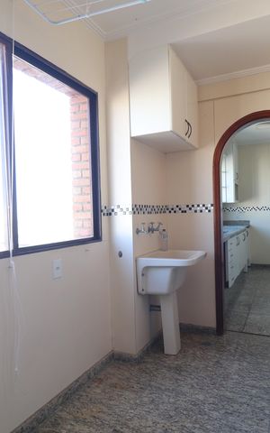 Apartamento à venda com 130m², 3 quartos e 2 vagasÁrea de Serviço