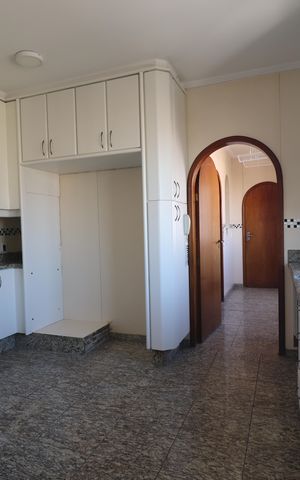 Apartamento à venda com 130m², 3 quartos e 2 vagasCozinha