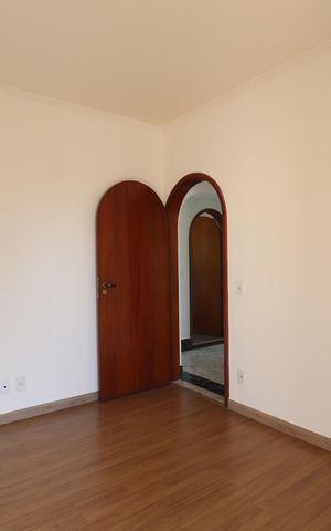 Apartamento à venda com 130m², 3 quartos e 2 vagasSuíte 2