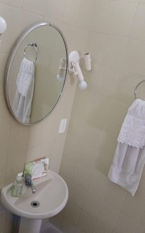 Casa à venda com 400m², 3 quartos e 3 vagas Casa à venda com 400m², 3 quartos e 3 vagasBanheiro