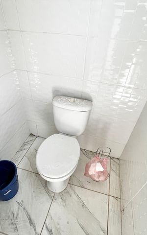 Casa à venda com 499m², 5 quartos e 8 vagas Casa à venda com 499m², 5 quartos e 8 vagasBanheiro da Pisina