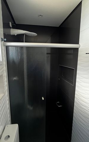 Casa à venda com 499m², 5 quartos e 8 vagas Casa à venda com 499m², 5 quartos e 8 vagasBanheiro da Suíte 3