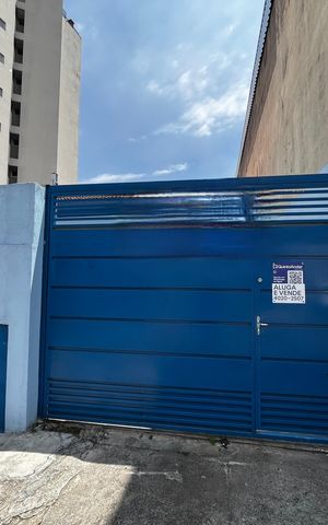 Casa à venda com 499m², 5 quartos e 8 vagas Casa à venda com 499m², 5 quartos e 8 vagasFachada