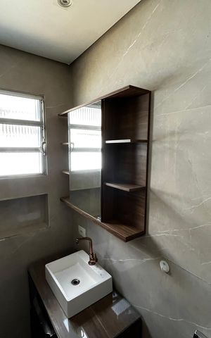Casa à venda com 499m², 5 quartos e 8 vagas Casa à venda com 499m², 5 quartos e 8 vagasBanheiro da Suíte 2