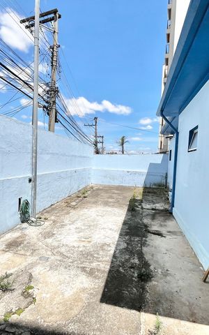 Casa à venda com 499m², 5 quartos e 8 vagas Casa à venda com 499m², 5 quartos e 8 vagasGaragem