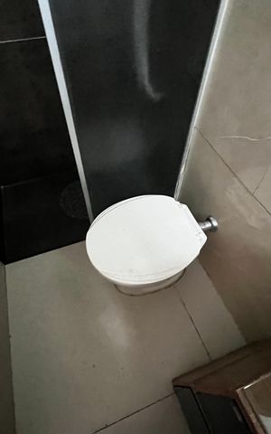 Casa à venda com 499m², 5 quartos e 8 vagas Casa à venda com 499m², 5 quartos e 8 vagasBanheiro da Suíte 1