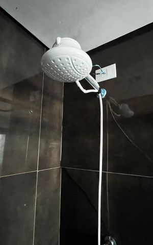 Casa à venda com 499m², 5 quartos e 8 vagas Casa à venda com 499m², 5 quartos e 8 vagasBanheiro da Suíte 1