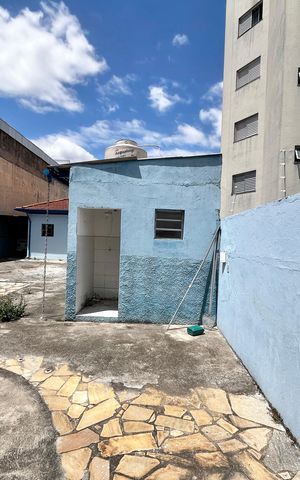 Casa à venda com 499m², 5 quartos e 8 vagas Casa à venda com 499m², 5 quartos e 8 vagasQuintal