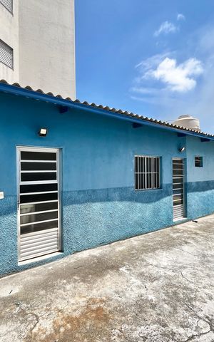 Casa à venda com 499m², 5 quartos e 8 vagas Casa à venda com 499m², 5 quartos e 8 vagasQuintal