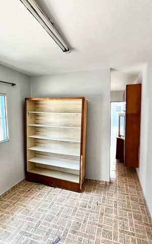 Casa à venda com 499m², 5 quartos e 8 vagas Casa à venda com 499m², 5 quartos e 8 vagasEdicula