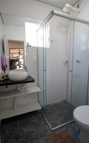 Casa à venda com 180m², 4 quartos e 4 vagasBanheiro social