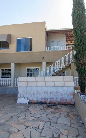 Casa à venda com 180m², 4 quartos e 4 vagasÁrea comum