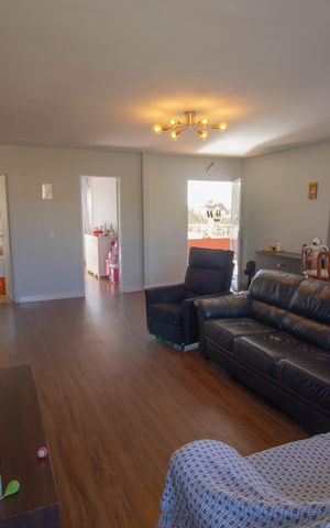 Casa à venda com 180m², 4 quartos e 4 vagasSala