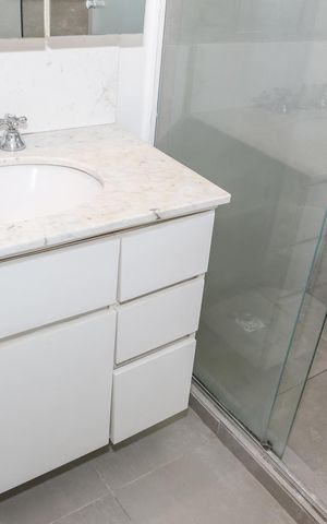 Apartamento para alugar com 96m², 3 quartos e 2 vagas Apartamento para alugar com 96m², 3 quartos e 2 vagasBanheiro da Suíte