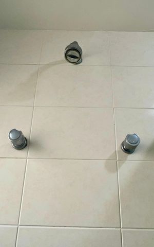 Apartamento à venda com 115m², 3 quartos e 3 vagas Apartamento à venda com 115m², 3 quartos e 3 vagasBanheiro social