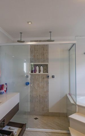 Casa à venda com 750m², 4 quartos e 4 vagas Casa à venda com 750m², 4 quartos e 4 vagasBanheiro da suíte 3