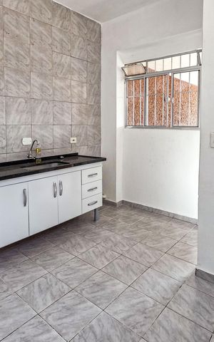 Casa para alugar com 40m², 1 quarto e sem vaga Casa para alugar com 40m², 1 quarto e sem vagaSala/Cozinha