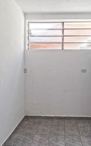 Casa para alugar com 40m², 1 quarto e sem vaga Casa para alugar com 40m², 1 quarto e sem vagaSala/Cozinha