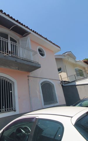 Casa para alugar com 320m², 3 quartos e 2 vagasFachada