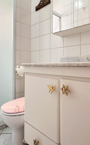 Apartamento à venda com 76m², 3 quartos e 1 vaga Apartamento à venda com 76m², 3 quartos e 1 vagaBanheiro da Suíte