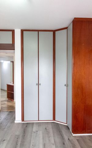 Apartamento à venda com 198m², 3 quartos e 3 vagas Apartamento à venda com 198m², 3 quartos e 3 vagasSuíte 2