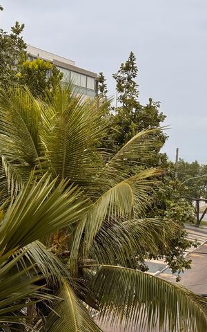 Apartamento à venda com 125m², 4 quartos e 2 vagas Apartamento à venda com 125m², 4 quartos e 2 vagasVaranda