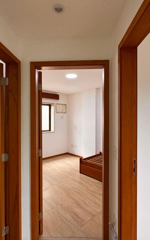 Apartamento à venda com 125m², 4 quartos e 2 vagas Apartamento à venda com 125m², 4 quartos e 2 vagasCorredor