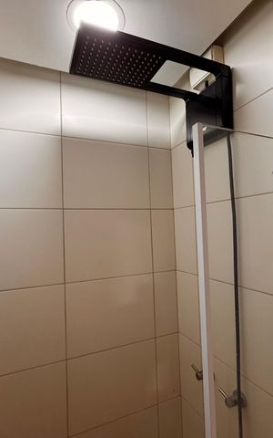 Apartamento à venda com 125m², 4 quartos e 2 vagas Apartamento à venda com 125m², 4 quartos e 2 vagasCozinha e Área de Serviço - Banheiro
