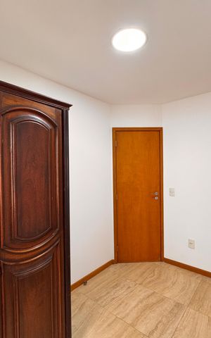 Apartamento à venda com 125m², 4 quartos e 2 vagas Apartamento à venda com 125m², 4 quartos e 2 vagasQuarto 3 (Reversível)