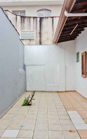 Casa para alugar com 70m², 1 quarto e 2 vagas Casa para alugar com 70m², 1 quarto e 2 vagasÁrea externa