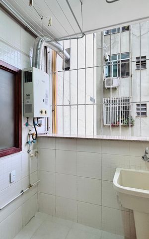 Apartamento para alugar com 100m², 3 quartos e 2 vagas Apartamento para alugar com 100m², 3 quartos e 2 vagasÁrea de serviço