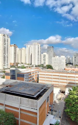 Apartamento à venda com 187m², 3 quartos e 3 vagas Apartamento à venda com 187m², 3 quartos e 3 vagasVista