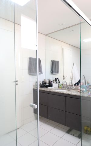 Apartamento à venda com 187m², 3 quartos e 3 vagasBanheiro da Suíte 1