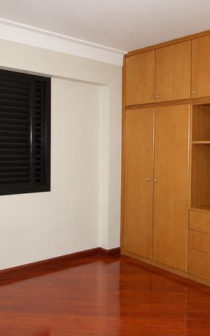 Apartamento para alugar com 117m², 4 quartos e 2 vagas