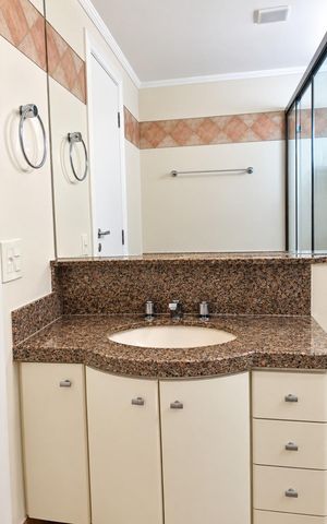 Apartamento para alugar com 117m², 4 quartos e 2 vagas
