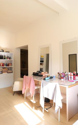 Casa à venda com 400m², 5 quartos e 8 vagasSuíte