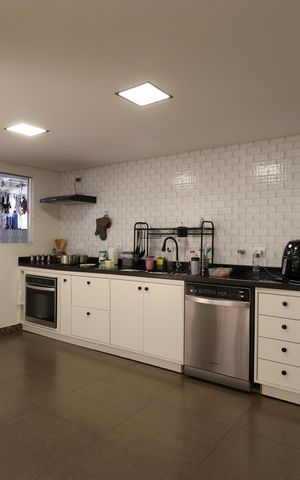 Casa à venda com 400m², 5 quartos e 8 vagasCozinha