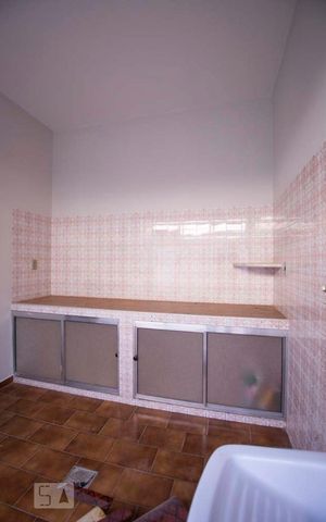Casa para alugar com 220m², 3 quartos e sem vaga