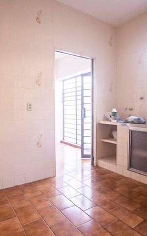 Casa para alugar com 220m², 3 quartos e sem vaga