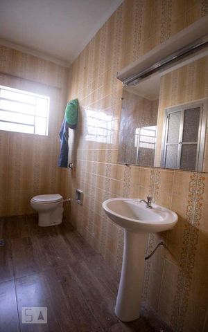 Casa para alugar com 220m², 3 quartos e sem vaga