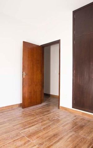 Casa para alugar com 220m², 3 quartos e sem vaga