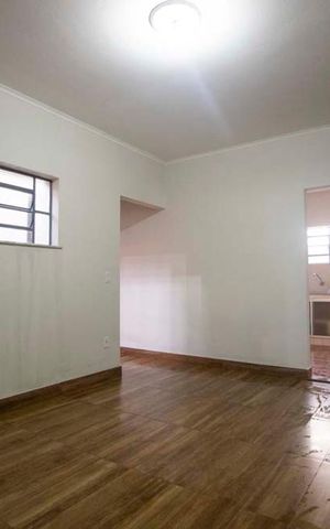 Casa para alugar com 220m², 3 quartos e sem vaga