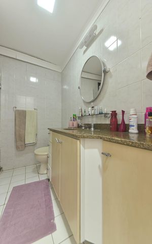 Apartamento à venda com 76m², 3 quartos e 1 vagaBanheiro