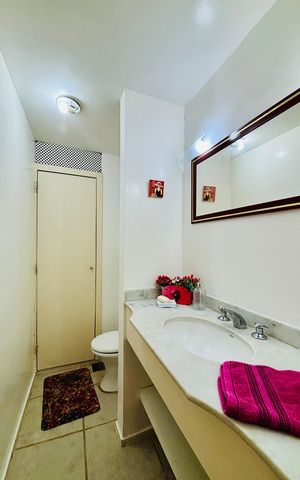 Apartamento à venda com 120m², 3 quartos e sem vaga Apartamento à venda com 120m², 3 quartos e sem vagaLavabo