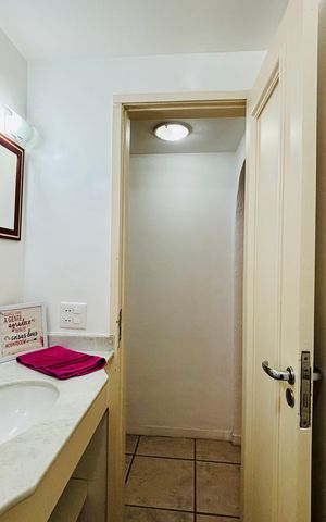 Apartamento à venda com 120m², 3 quartos e sem vaga Apartamento à venda com 120m², 3 quartos e sem vagaLavabo