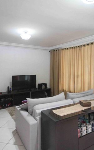Casa à venda com 110m², 3 quartos e 2 vagas Casa à venda com 110m², 3 quartos e 2 vagasSala