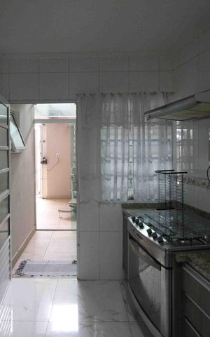 Casa à venda com 110m², 3 quartos e 2 vagas Casa à venda com 110m², 3 quartos e 2 vagasCozinha