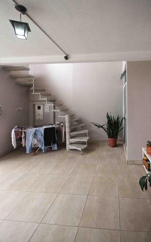 Casa à venda com 110m², 3 quartos e 2 vagas Casa à venda com 110m², 3 quartos e 2 vagasGaragem