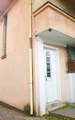 Casa à venda com 250m², 4 quartos e 4 vagasFachada